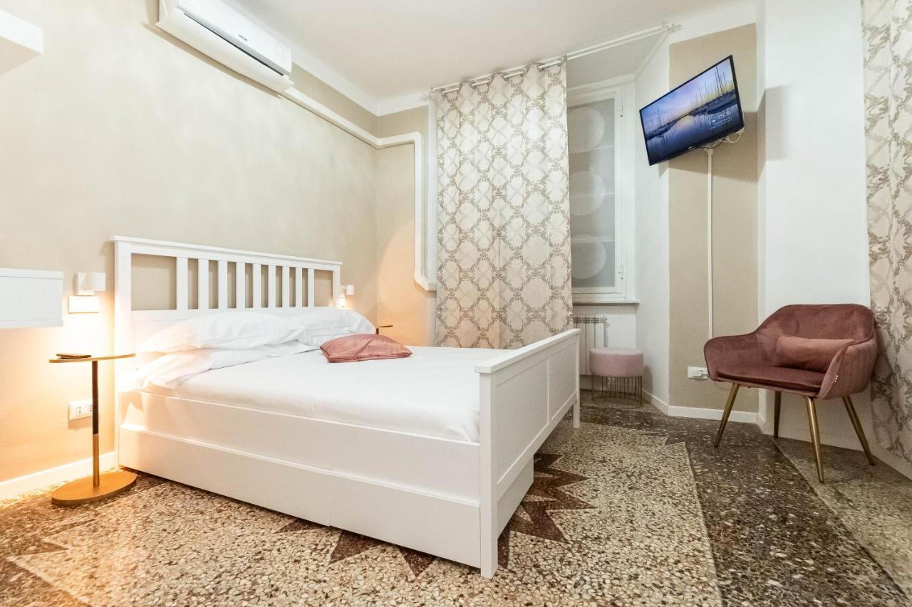 Cattedrale Di San Lorenzo Rooms Генуя Экстерьер фото